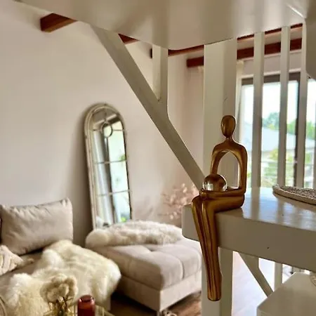 Bali Home Stylische Wohnung Mit Terrasse Schoenefeld Exterior photo