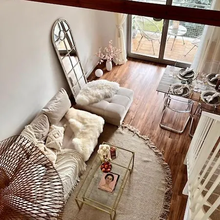 Bali Home Stylische Wohnung Mit Terrasse Schoenefeld Exterior photo