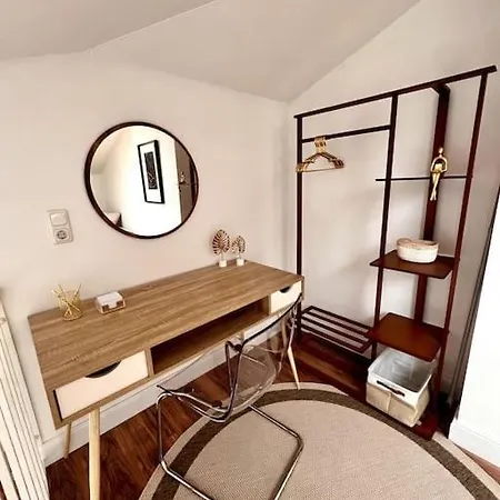 Bali Home Stylische Wohnung Mit Terrasse Schoenefeld Exterior photo