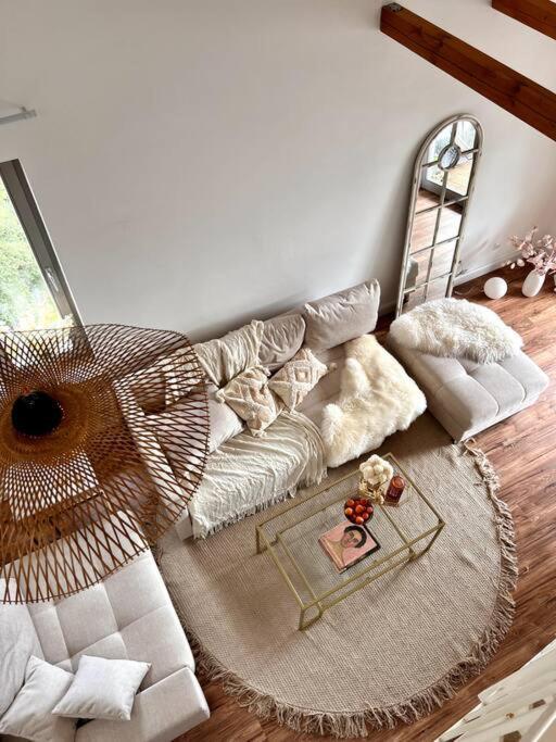 Bali Stylische Mit Terrasse Apartment Schoenefeld